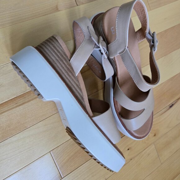 EOS Brooke Wedge Sandal - NWOT - Picture 7 of 7